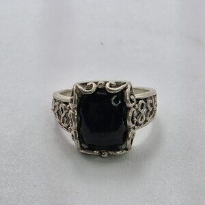 Elegant Black Vintage Sterling  Silver Ring with onyx stone. Size 8 1/2